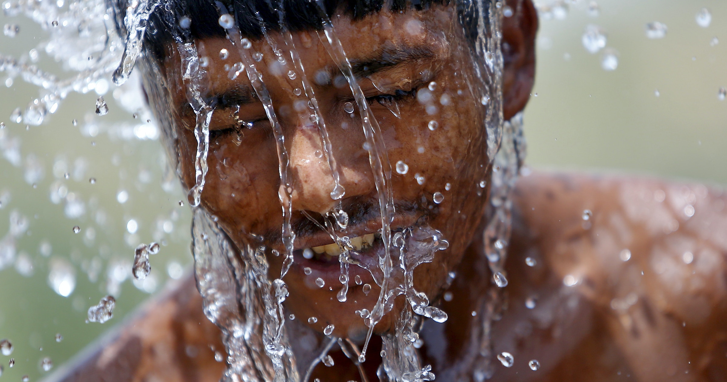 ماليزيا تصدر تحذيرا من موجة حر في 15 منطقة مع ارتفاع درجات الحرارة 